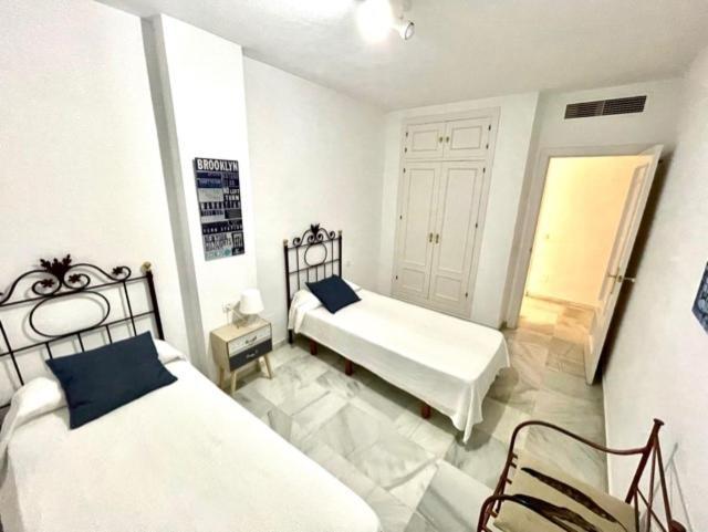 Amazing Apartment For Families Up To 6 Persons Benalmádena Buitenkant foto